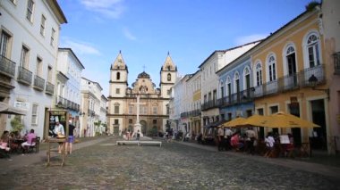 Salvador, Bahia, Brezilya - 10 Kasım 2021: Pelourinho 'daki Sao Francisco Kilisesi, Salvador şehrinin tarihi merkezi.