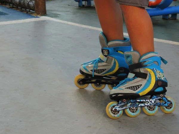 Salvador Bahia Brazil November 2021 Person Wearing Skates Wheels Condominium — Stock Photo, Image