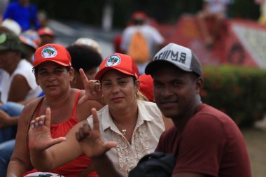 Lauro de freitas, Bahia, Brezilya - Kasım 12, 2019: Movimento Sem Terra - MST üyeleri Lauro de Freitas şehrinde düzenlenen bir gösteride görüldü..