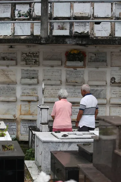 Salvador Bahia Brasil Outubro 2018 Visita Túmulo Família Cemitério Campo — Fotografia de Stock