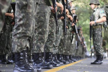 Salvador, Bahia, Brezilya - 7 Eylül 2015 Brezilya askeri geçidi sırasında Brezilya ordusu askerleri Salvador 'da görüldü.. 