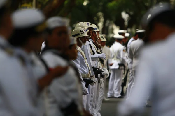 2015年9月7日 在萨尔瓦多市举行的巴西独立阅兵式上 可以看到巴西海军的军事人员 — 图库照片