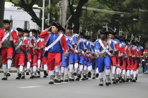2015年9月7日ブラジル バヒア州サルバドル市でのブラジル独立軍のパレード中にブラジル軍兵士が見られる — ストック写真