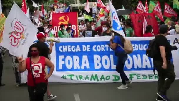 ブラジルのバヒア州サルヴァドール 2020年11月19日 サルバドールのジャール ボルソナーロ大統領に対する政府のデモに反対する政党のメンバー — ストック動画
