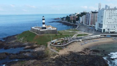 Salvador, Bahia, Brezilya - 21 Kasım 2021: Salvador 'daki Forte de Santo Antonio - Farol da Barra' nın hava manzarası.