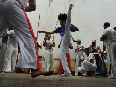 Salvador, Bahia, Brezilya - 20 Kasım 2021: Salvador 'daki siyah vicdan gününde Capoeiristas.