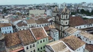 Salvador, Bahia, Brezilya - 20 Kasım 2021: Pelourinho 'daki Sao Francisco Kilisesi, Salvador şehrinin tarihi merkezi.
