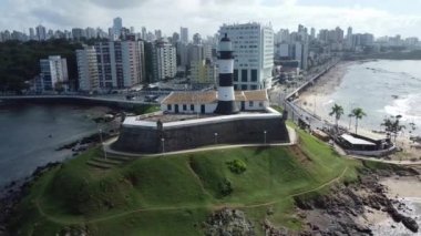 Salvador, Bahia, Brezilya - 21 Kasım 2021: Salvador 'daki Forte de Santo Antonio - Farol da Barra' nın hava manzarası.