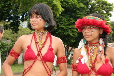 santa cruz cabralia, bahia, brazil - april 14, 2009: Indigenous people from Etina Pataxo are seen during indigenous games in the Coroa Vermelha village in the city of Santa Cruz Cabralia. clipart