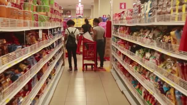 Salvador Bahia Brasile Novembre 2021 Shopping Presso Uno Scaffale Supermercato — Video Stock