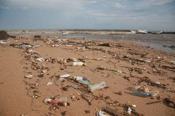 Salvador Bahia Brasilien November 2021 Plastikflasche Und Aufgehäufter Müll Sand — Stockfoto