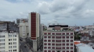 Salvador, Bahia, Brezilya - 2 Aralık 2021: Castro Alves Meydanı 'ndaki Hotel Fasano' nun havadan görünüşü.