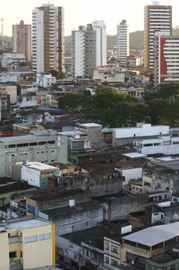 Itabuna, Bahia, Brezilya - 7 Haziran 2011: Güney Bahia 'daki Itabuna şehrinden geçen Cachoeira nehrinin havadan görünüşü.
