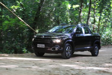 Salvador, Bahia, Brezilya - 26 Aralık 2016: Salvador 'da Tiger Shark motorlu Fiat Toro aracının detayları.