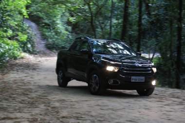 Salvador, Bahia, Brezilya - 26 Aralık 2016: Salvador 'da Tiger Shark motorlu Fiat Toro aracının detayları.