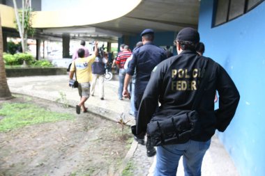 Itabuna, Bahia, Brezilya - 13 Aralık 2011: İtabuna kentindeki bir polis operasyonu sırasında Federal Polis Ajanı.