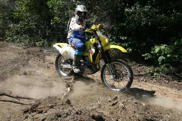 Porto Seguro Bahia Brazil Kwiecień 2008 Motocyklista Bierze Udział Wyścigach — Zdjęcie stockowe