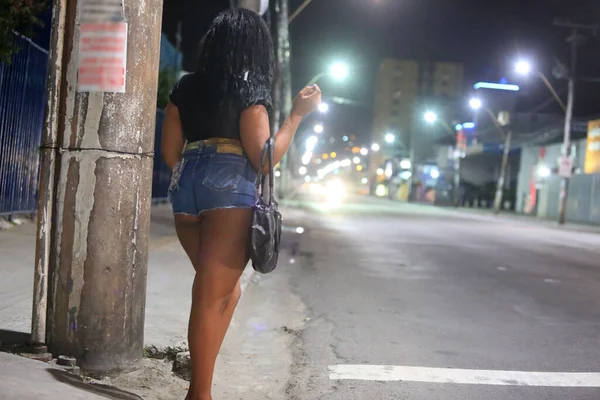 Salvador Bahia Brazil October 2015 Трансвестит Виглядає Повією Вулиці Місті — стокове фото