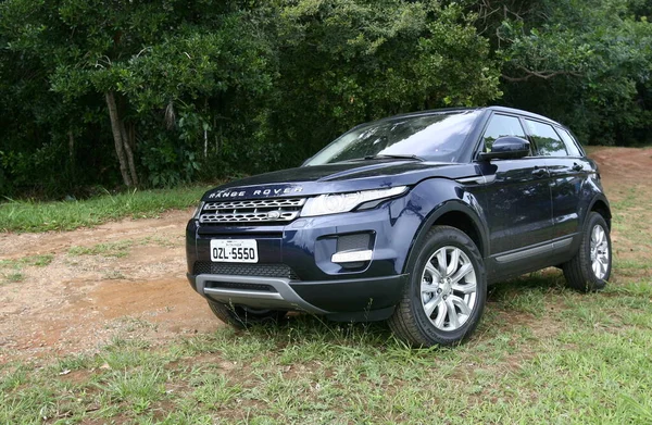 Salvador, Bahia, Brezilya - 7 Temmuz 2014: Range Rover Evoque 2014 aracı Salvador 'da görüldü.