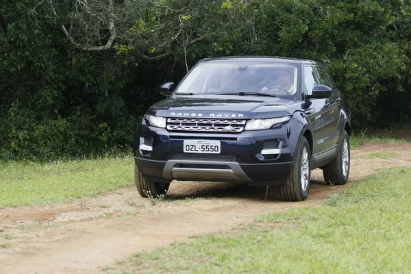 Salvador, Bahia, Brezilya - 7 Temmuz 2014: Range Rover Evoque 2014 aracı Salvador 'da görüldü.