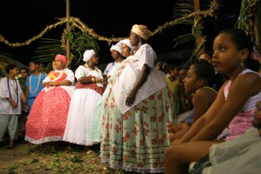 Santo Amaro, Bahia, Brezilya - 13 Mayıs 2007: Santo Amaro şehrindeki Bembe do Marecado dini etkinliğine katılan Candomble dini üyesi.