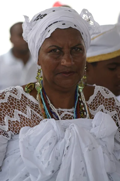Santo Amaro, Bahia, Brezilya - 13 Mayıs 2007: Santo Amaro şehrindeki Bembe do Marecado dini etkinliğine katılan Candomble dini üyesi.