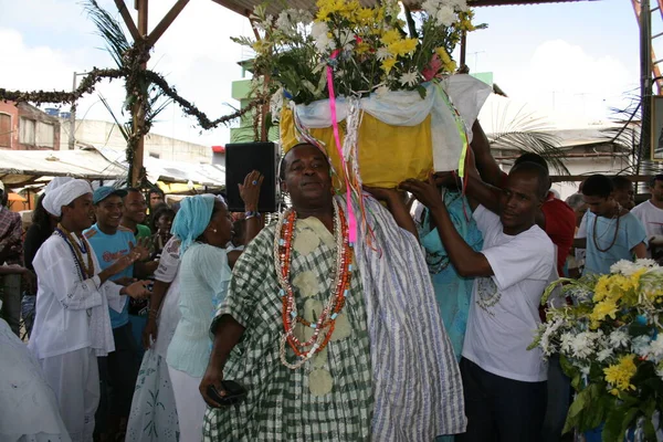 Santo Amaro, Bahia, Brezilya - 13 Mayıs 2007: Santo Amaro şehrindeki Bembe do Marecado dini etkinliğine katılan Candomble dini üyesi.