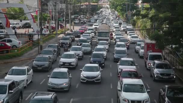 Salvador Bahia Brazil December 2021 Fordon Trafikstockning Regionen Avenida Tancredo — Stockvideo