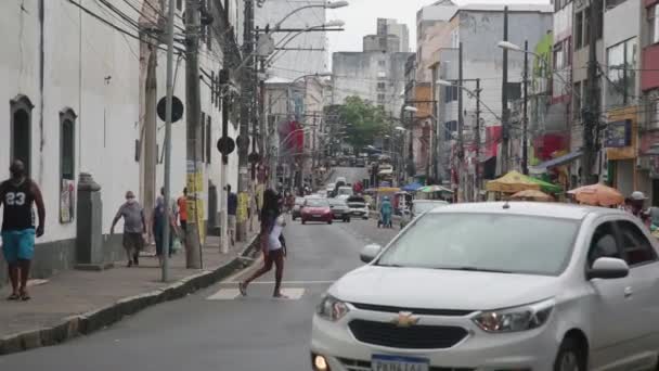 Salvador Bahia Brazil November 2021 Pedestrian Crossing Lane Street Salvador — Stockvideo