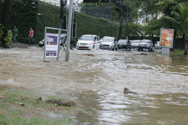 Salvador Bahia Brazil April 2015 Vehicle Seen Street Flooded Due — Stockfoto