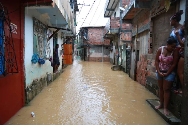 Salvador Bahia Brasil Abril 2015 Vehículo Una Calle Inundada Por — Foto de Stock