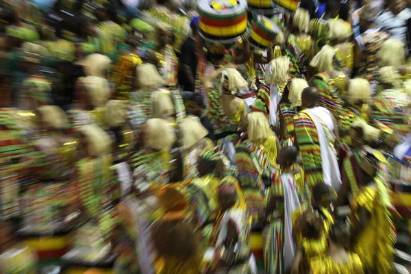 2014年3月4日ブラジル バイーア州サルバドル サルバドール市での運河の祭典中のオロダムカーニバルブロックのメンバー — ストック写真