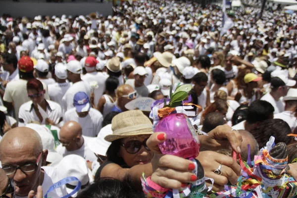 Salvador, Bahia, Brezilya - 15 Ocak 2015: Sinyor do Bonfim 'in müritleri Salvador şehrindeki kiliseye geçit töreni sırasında
