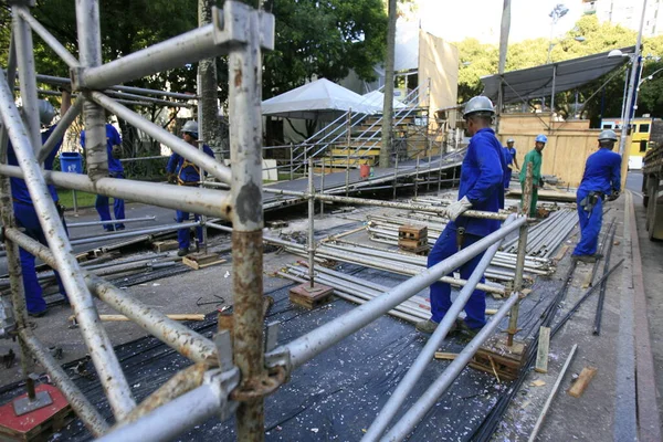 Salvador Bahia Brasil Marzo 2014 Trabajadores Trabajando Desmantelamiento Estructura Hierro — Foto de Stock