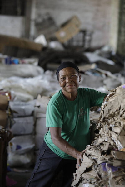 feira de santana, bahia, brazil - 15 мая 2019 года: сортировочный материал для повторного использования в кооперативе в городе Фейта-де-Сантана.