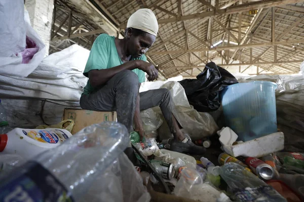 Feira Santana Bahia Bbrazil Květen 2019 Třídící Materiál Určený Recyklaci — Stock fotografie