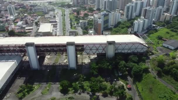 2021年12月28日 ブラジル バイーア州サルバドル市のバイーア条約センター跡 構造物の一部は2016年9月に崩壊し 敷地は閉鎖されたまま — ストック動画