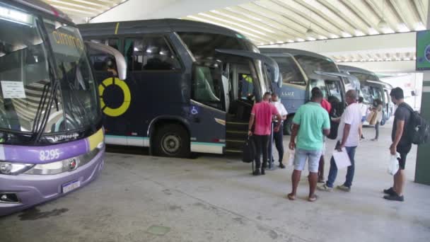 Salvador Bahia Brazil December 2021 Passengers While Boarding Intercity Bus — Vídeo de Stock