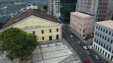 Salvador, Bahia, Brezilya - 1 Ocak 2022: Salvador şehrindeki Mercado Modelo 'nun hava manzarası.