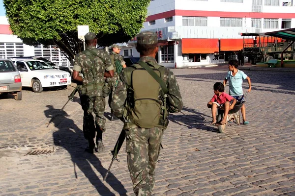 Buerarema Bahia Brazílie Února 2014 Brazilští Vojáci Hlídají Ulice Města — Stock fotografie