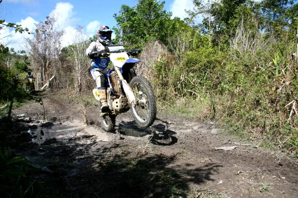 Salvador Bahia Brazil Απριλίου 2008 Μοτοσικλετιστής Συμμετέχει Τακτικό Αγώνα Αντοχής — Φωτογραφία Αρχείου
