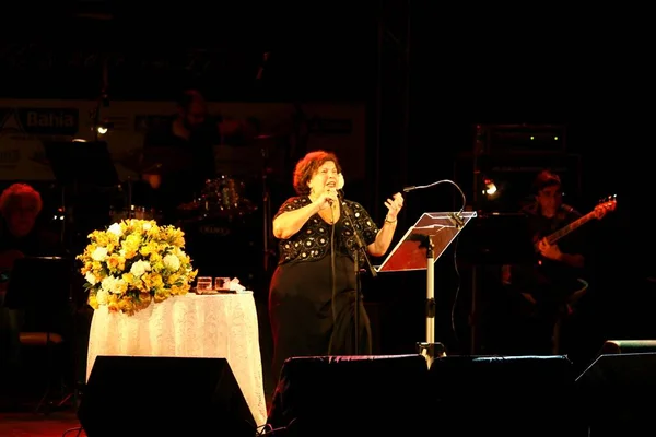 ブラジル バイーア州イルース 2011年7月9日 歌手のカーミ ナナがバイーア州南部のイルース市のコンベンションセンターで演奏する — ストック写真