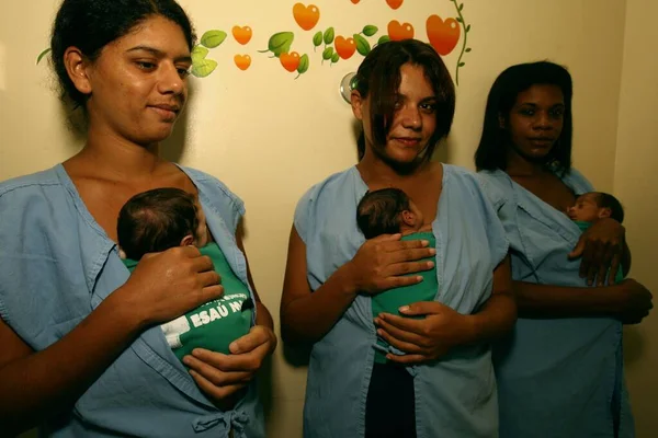 Vitoria Conquista Bahia Brasil Outubro 2011 Mães Crianças Prematuras Utilizam — Fotografia de Stock