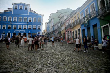 Salvador, Bahia, Brezilya - 25 Ocak 2022: Pelourinho 'daki eski evlerin manzarası, Salvador Tarihi Merkezi.