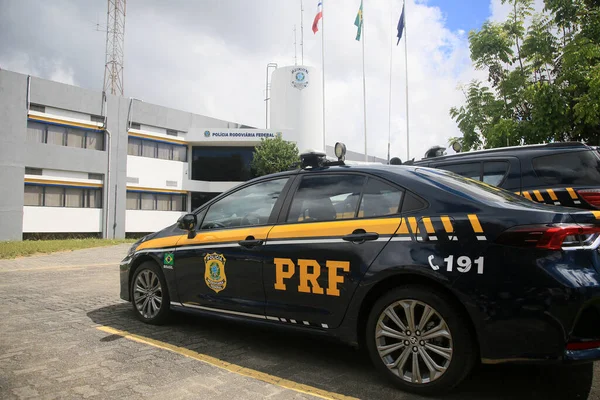 Salvador Bahia Brasilien Januar 2022 Beamte Der Bundesstraßenpolizei Neben Einem — Stockfoto