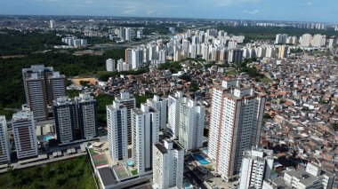 Salvador, Bahia, Brezilya - 10 Şubat 2022: Salvador şehrindeki Stie ve Boca 'daki konut ve evlerin havadan görünüşü.