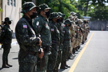 Salvador, Bahia, Brezilya - 17 Şubat 2022: Salvador 'daki Vila Militar' da düzenlenen törende Bahia Askeri Polisi üyeleri görüldü.