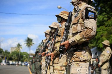 Salvador, Bahia, Brezilya - 17 Şubat 2022: Salvador 'daki Vila Militar' da düzenlenen törende Bahia Askeri Polisi üyeleri görüldü.
