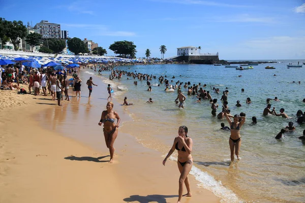 Salvador Bahia Brasil Fevereiro 2022 Pessoas Praia Porto Barra Salvador — Fotografia de Stock