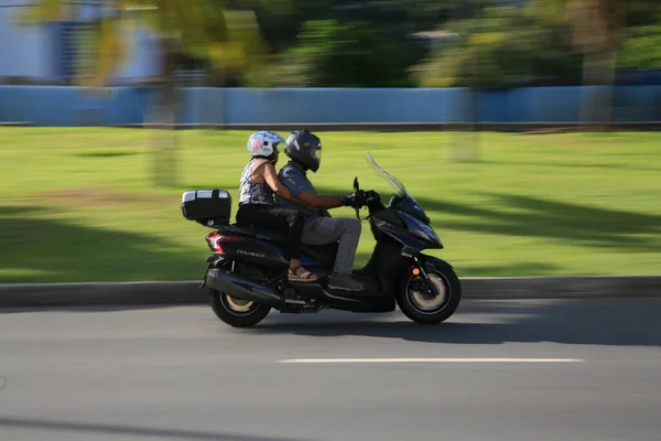 Salvador Bahia Brasil Fevereiro 2022 Motociclista Trânsito Com Sua Moto — Fotografia de Stock